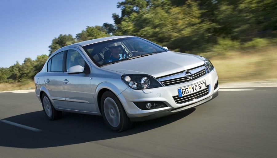  Opel Astra Sedan 2005 года  (фото 20 из 38)